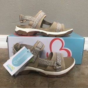 Baretraps - Womens 7 athletic sandles